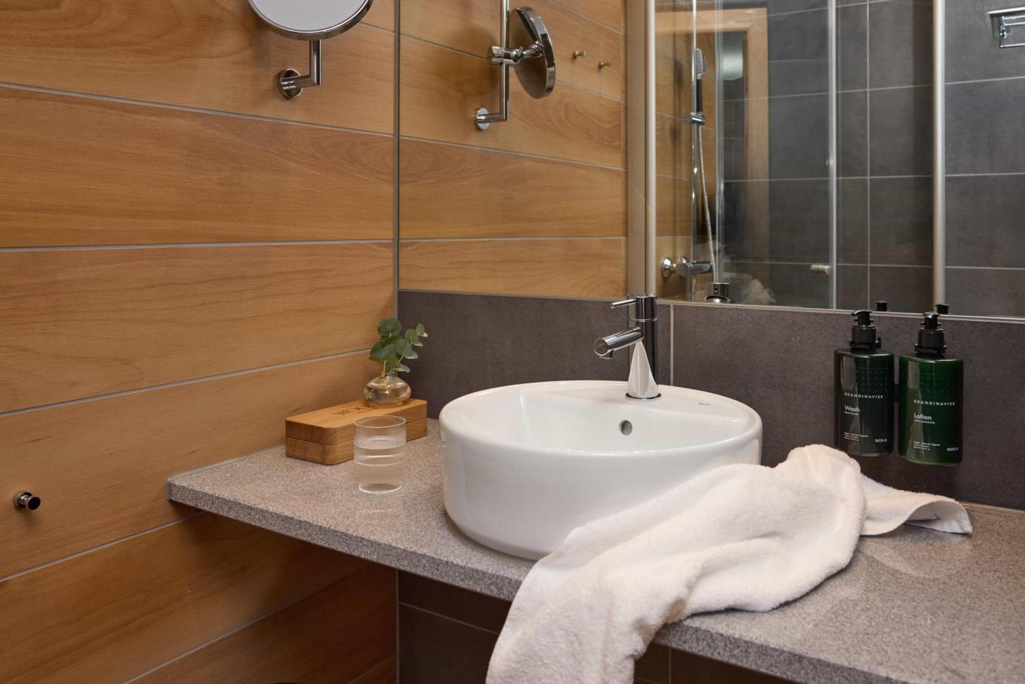 Wood Hotel Будё Номер фото